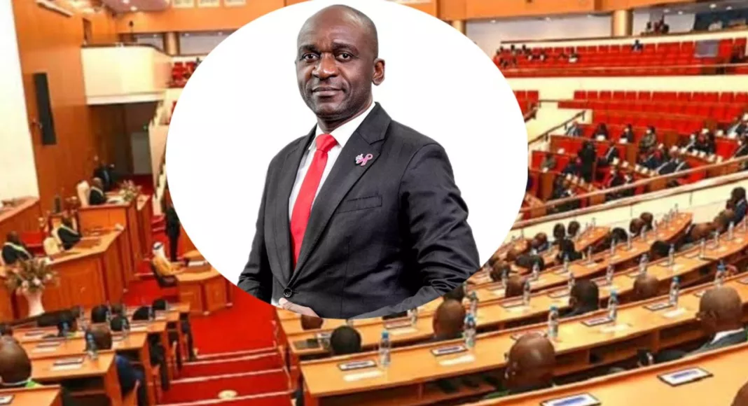 Geoffroy Foumboula, une figure clé au sein de l'hémicycle du palais Léon Mba. Le 11 octobre, les électeurs décideront s'il continuera d'incarner le débat et le contre-pouvoir essentiels à la vitalité parlementaire gabonaise.