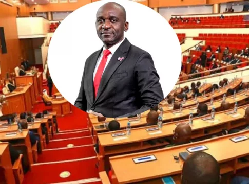 Geoffroy Foumboula, une figure clé au sein de l'hémicycle du palais Léon Mba. Le 11 octobre, les électeurs décideront s'il continuera d'incarner le débat et le contre-pouvoir essentiels à la vitalité parlementaire gabonaise.