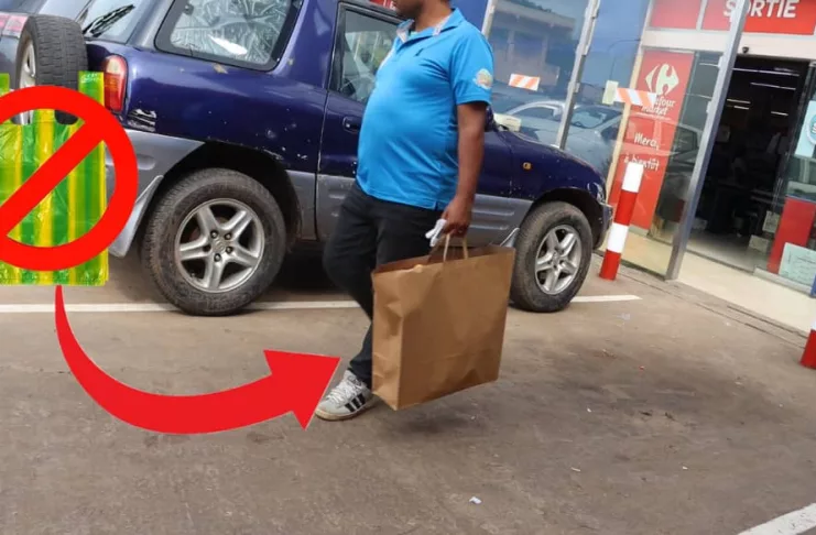 Fini les sacs plastiques, les consommateurs doivent désormais utiliser les sacs réutilisables pour leurs courses.