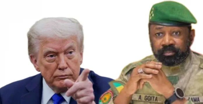 Les Présidents américain, Donald Trump, et malien, Assimi Goïta. En réponse à la mesure de caution de visa américaine, Bamako a instauré une stricte réciprocité,