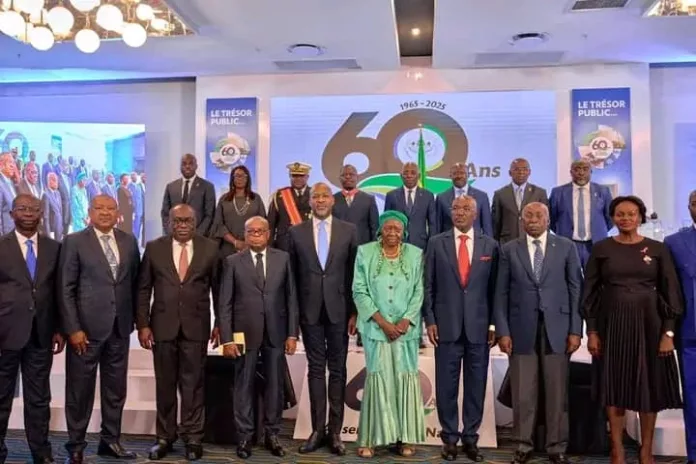 Les participants réunis pour la photo de famille à l’issue de la deuxième journée des célébrations des 60 ans du trésor public gabonais.