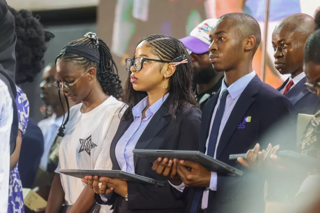 Vers un accès équitable aux technologies dans tout le pays.