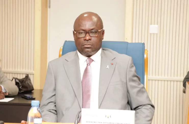 Le ministre des Affaires étrangères, Michel Régis Onanga Ndiaye, présentant le budget 2026 devant la Commission des Finances.