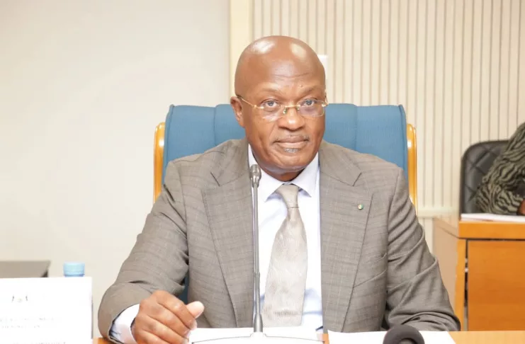 Paul Marie Gondjout présentant devant la Commission des finances de l’Assemblée nationale de laTransition le projet de budget 2026 de son département.