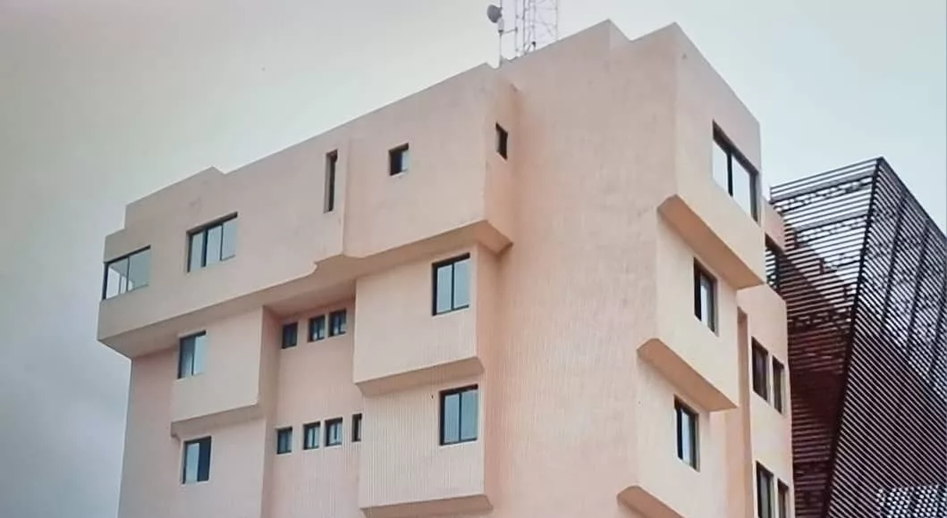 Yvon Assoumou, architecte en charge du projet, Africa N°1 sera opérationnelle dans la prochaine semaine.