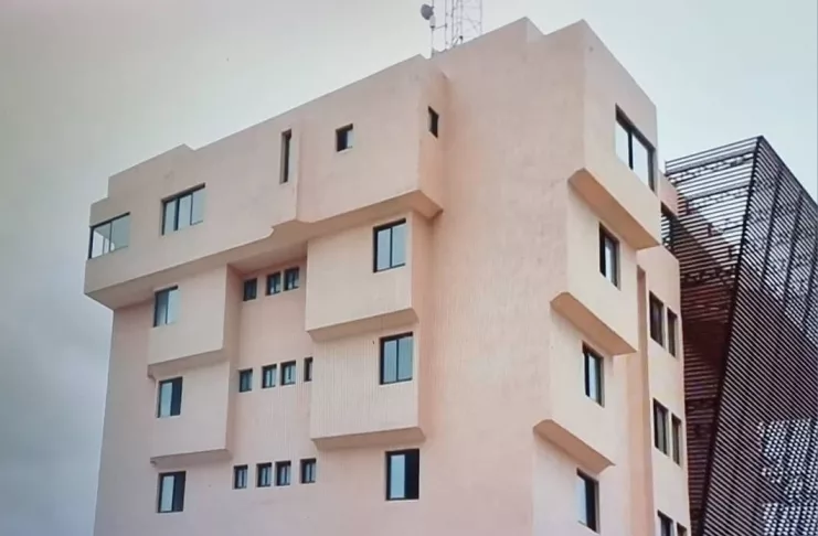 Yvon Assoumou, architecte en charge du projet, Africa N°1 sera opérationnelle dans la prochaine semaine.