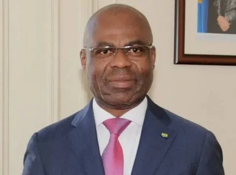 Germain Ngoyo Moussavou, Président de la HAC, l'organe de régulation qui appele au respect des droits du journaliste Harold Leckat Igassela.
