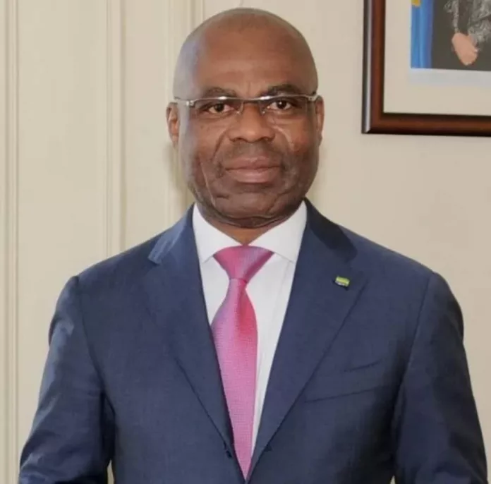 Germain Ngoyo Moussavou, Président de la HAC, l'organe de régulation qui appele au respect des droits du journaliste Harold Leckat Igassela.