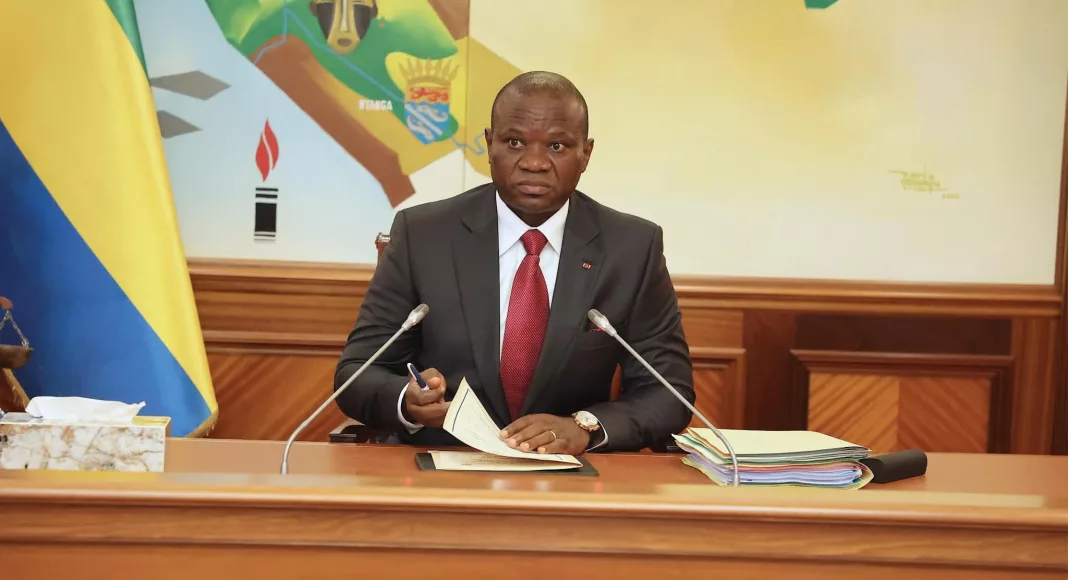 Le président Oligui Nguema présidant le Conseil des ministres qui a entériné de nouvelles règles strictes sur la moralité et l'expérience des administrateurs de l'État