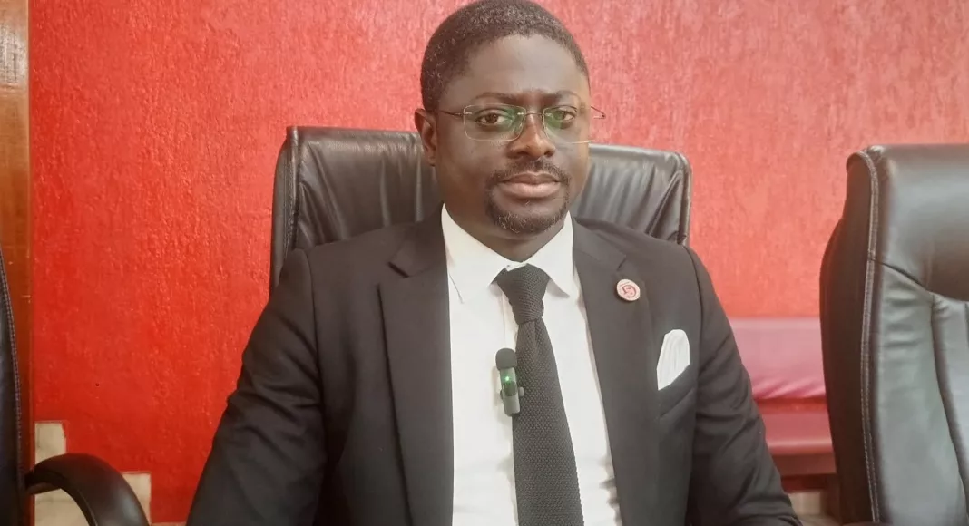 Jordan Mboumba Edau, vice-président du SYNAGREF, salue le nouveau statut comme la reconnaissance enfin obtenue de la profession de greffier.
