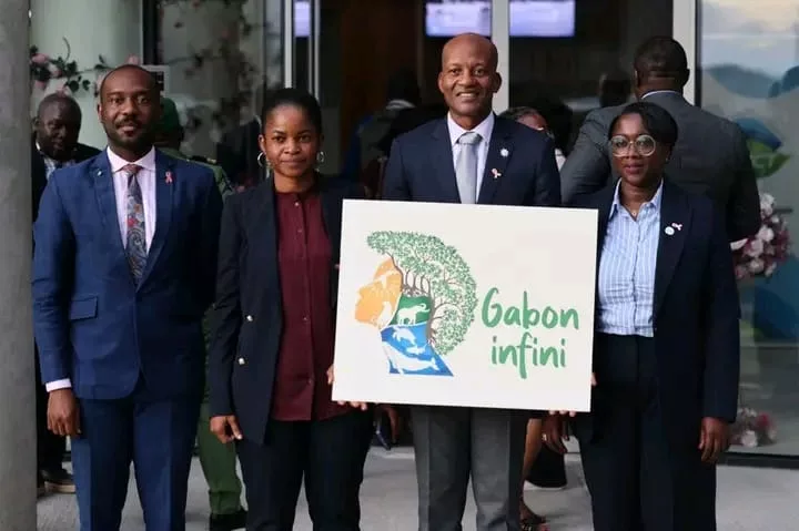 Présentation du logo Gabon Infini durant le 5ᵉ Comité de pilotage du PFP.