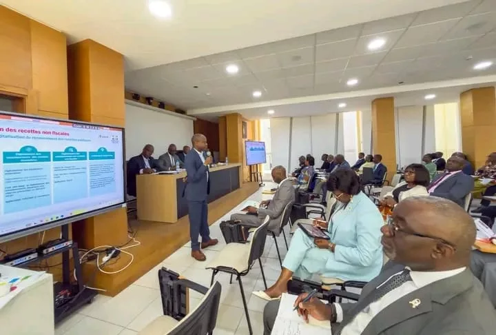 La séance d’information a permis aux agents des neuf directions concernées de mieux comprendre le fonctionnement et les avantages du projet SIGFIP.