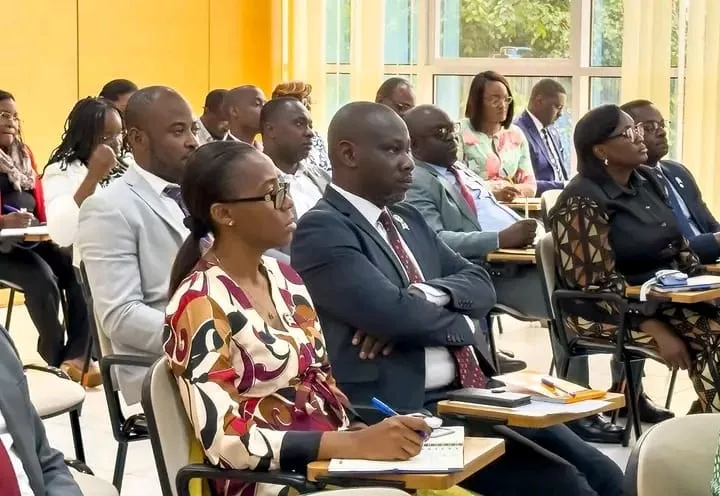 Projet Sigfip : vers une digitalisation efficace des finances publiques au Gabon 1 Les agents du trésor public et de la comptabilité publique s’approprient le Système intégré de gestion des finances publiques (Sigfip) pour moderniser la gestion budgétaire de l’État.