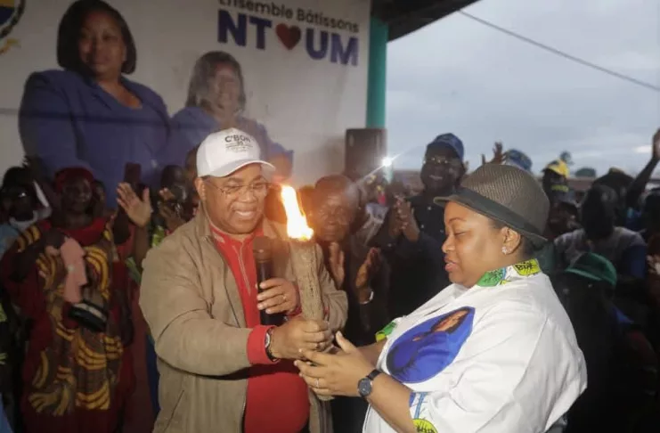 Camélia Ntoutoume mise sur la proximité et le développement communautaire.