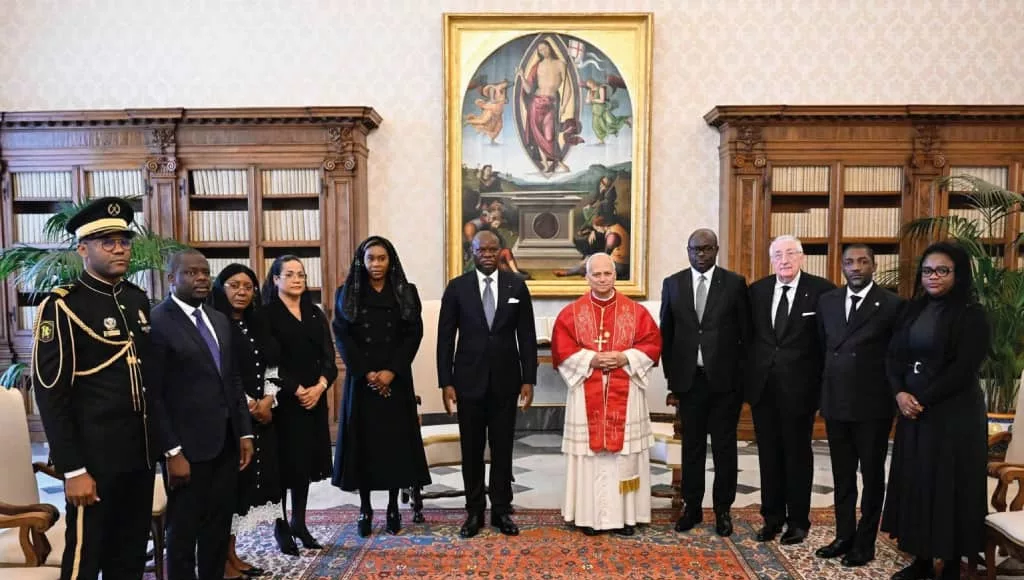 Une rencontre de foi et de lumière entre le Président Oligui Nguema et le Pape Léon XIV.