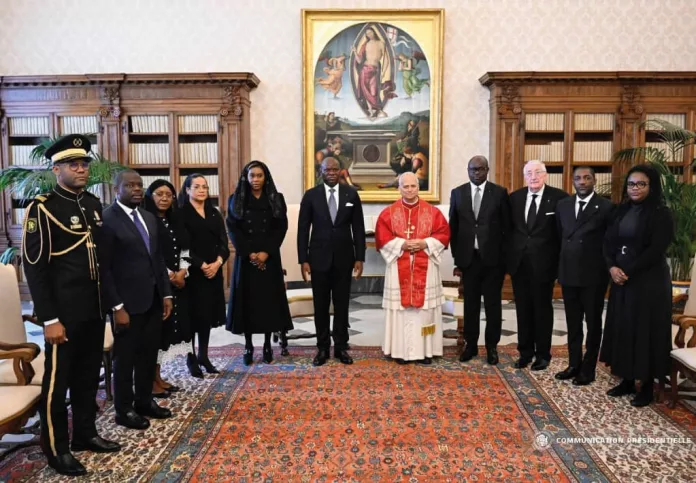 Une rencontre de foi et de lumière entre le Président Oligui Nguema et le Pape Léon XIV.