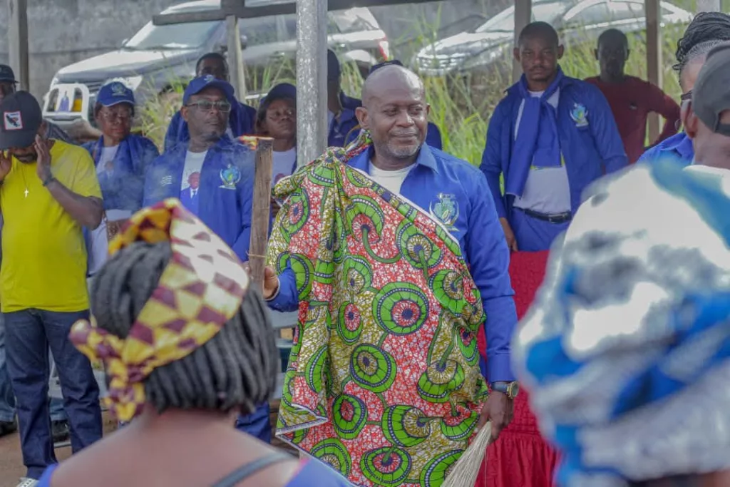 Législatives à Ntoum : Gervais Oniane appelle à la « libération » et soutient Elfox Mbina 1 L'UPR derrière Elfox Mbina