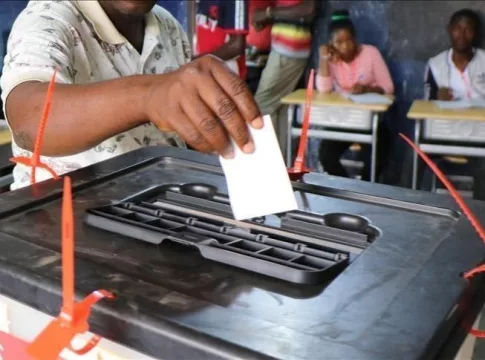 Début de la campagne du deuxième tour ce mercredi, le vote prévu pour le 11 octobre.