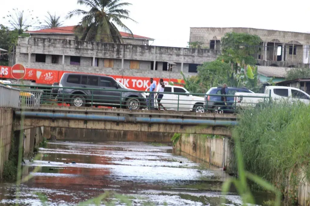 Mont-Bouët sous les eaux : la Mairie réagit et pointe du doigt l’incivisme 2 Les travaux de prévention se poursuivent sur les bassins versants pour limiter les risques d’inondation.