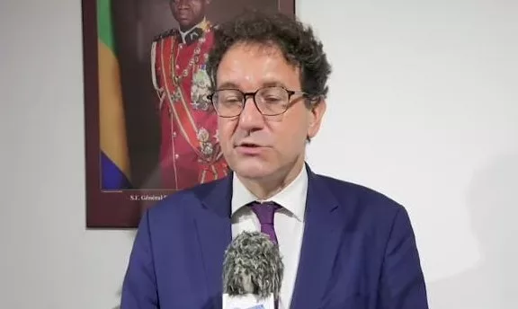 Gabon-France : vers une coopération énergétique et hydraulique renforcée 1 Gabon-France : vers une coopération énergétique et hydraulique renforcée