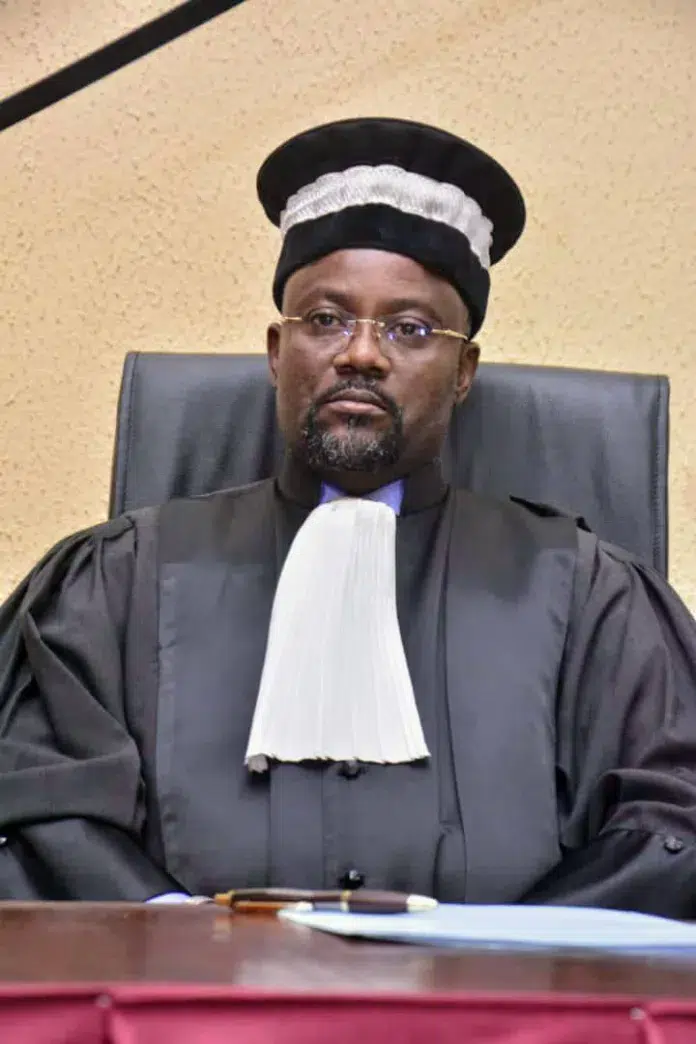 Le procureur de Port-Gentil, Rodrigue Ondo MFoumou. Il appelle à la tolérance zéro face aux manquements déontologiques des greffiers.
