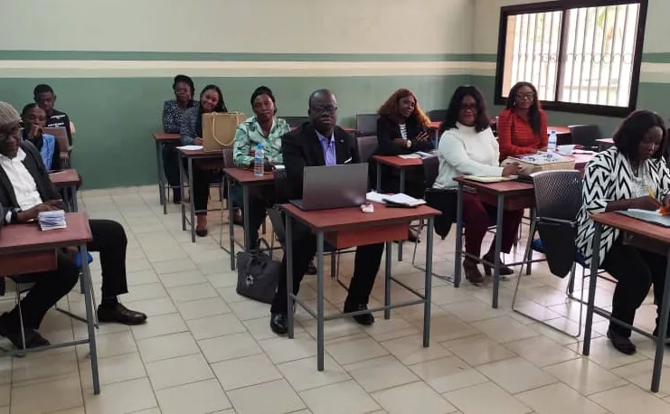 Treize jours pour repenser la pratique journalistique et redonner du sens à l’information.