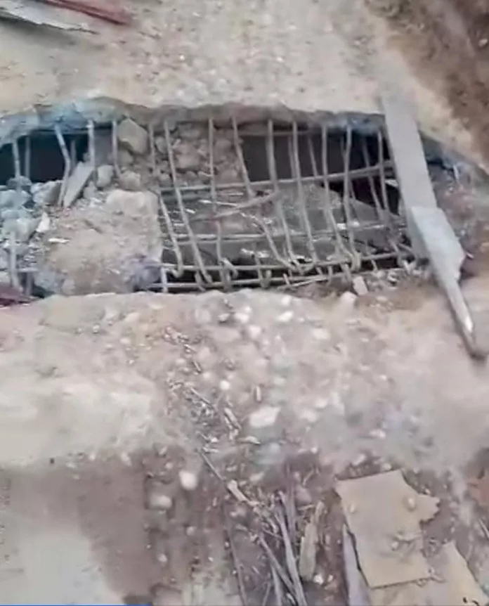 Très fragilisé, le pont d’Alembé menace désormais de céder.