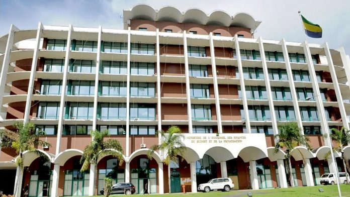 Le ministère de l’Économie présente la nouvelle stratégie de réformes visant à moderniser la gestion publique et à relancer l’investissement au Gabon.