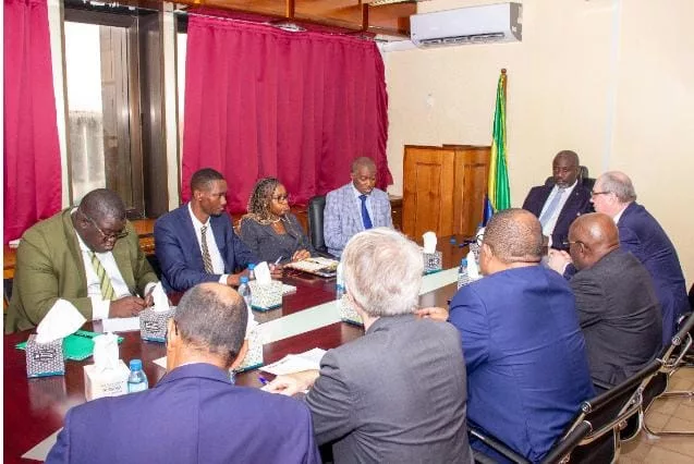 Le Gabon et Eramet renforcent leur alliance pour booster la transformation locale du manganèse 1 Échanges stratégiques entre le gouvernement et Eramet–Comilog pour renforcer la transformation locale du manganèse.