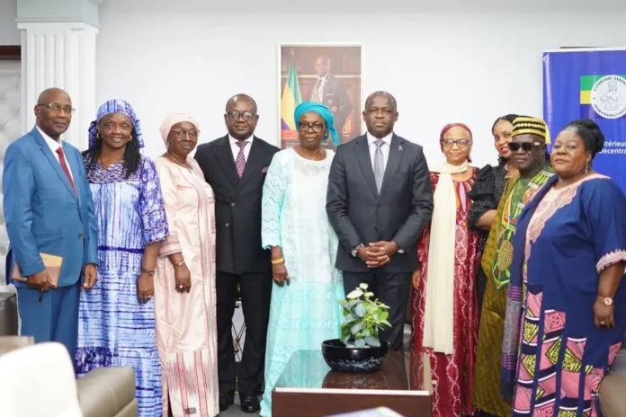 La Guinée en quête de bonnes pratiques pour finaliser son retour à l’ordre constitutionnel avant la présidentielle du 28 décembre.