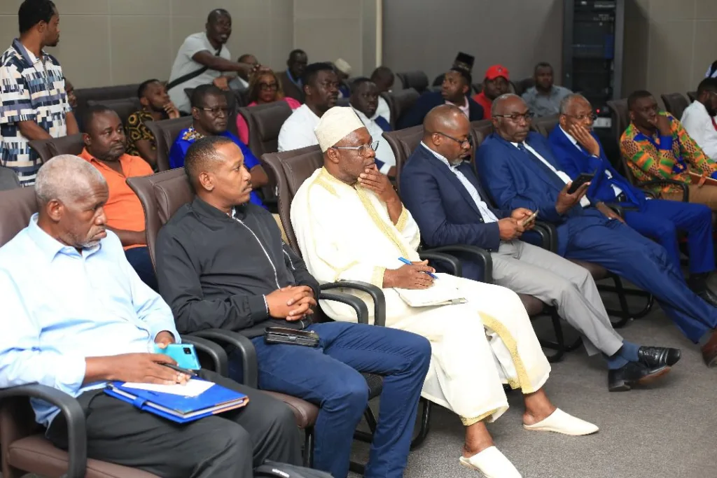 National Foot : reprise en danger