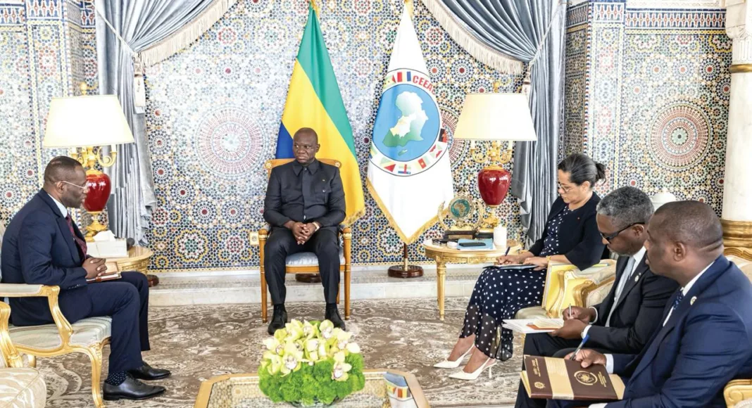 a reçu en audience Monsieur Yvon Sana Bangui, Gouverneur de la Banque des États de l’Afrique Centrale (BEAC), actuellement en visite au Gabon dans le cadre d’activités sous-régionales.