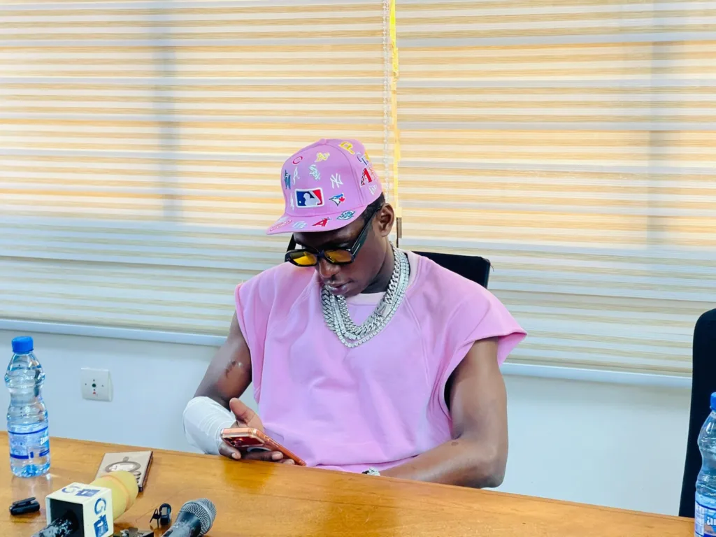 L’Oiseau rare prêt à faire vibrer le Palais des sports avec « La Tcham domine le monde 2 » 1 L’Oiseau rare prêt à faire vibrer le Palais des sports avec « La Tcham domine le monde 2 »