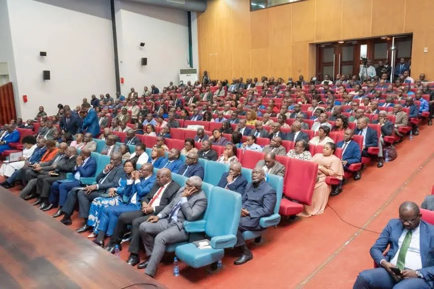 Finances publiques : Henri-Claude Oyima impose le ton de la rigueur pour le budget 2026 1 Finances publiques : Henri-Claude Oyima impose le ton de la rigueur pour le budget 2026