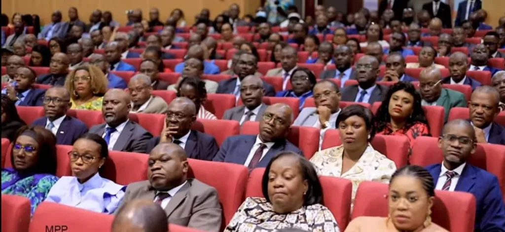 2119 milliards CFA pour le Gabon : l'ère de l'efficacité et du suivi rigoureux 1 2119 milliards CFA pour le Gabon : l'ère de l'efficacité et du suivi rigoureux