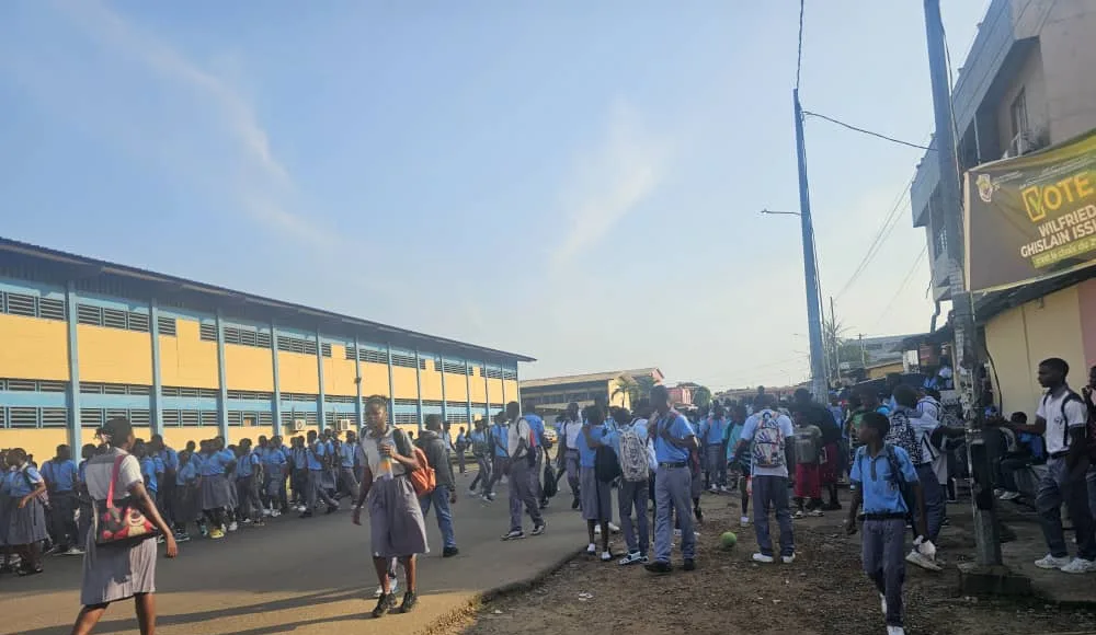 Les cours sont à l'arrêt dans la quasi-totalité des établissements scolaires du pays comme ici au lycée et CES Jean Hilaire Aubame où les élèves ont été priés de regagner leurs domiciles en fin de semaine dernière
