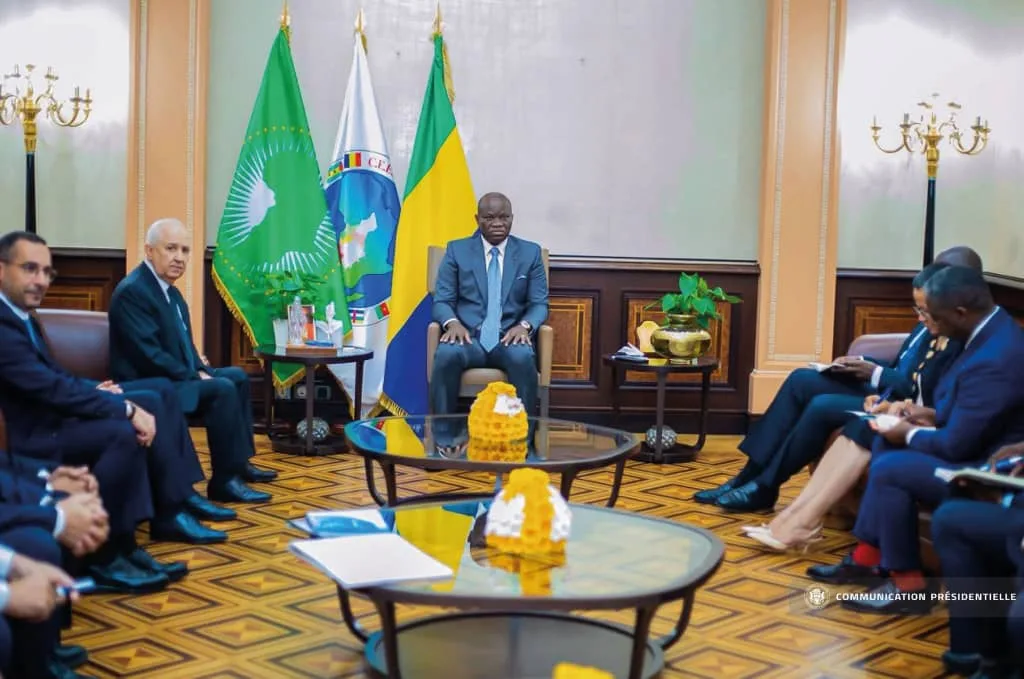 L'État exige désormais 10 % du capital pour les investisseurs étrangers.