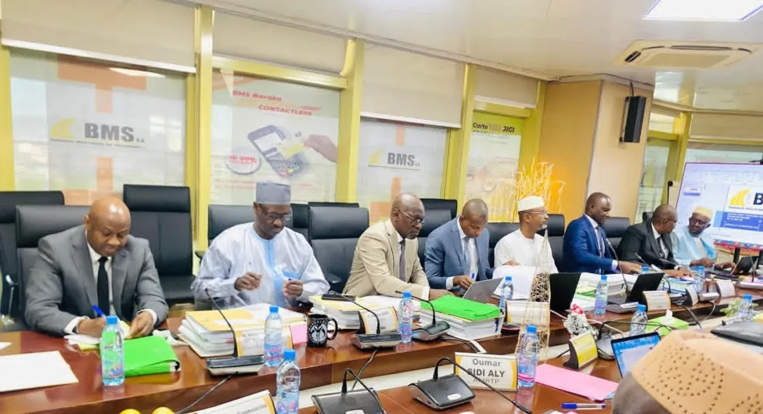 Les membres du Conseil d'administration de la Banque malienne de solidarité, présidée par Yehia Ag Mohamed Ali.