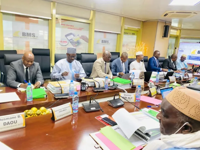 Les membres du Conseil d'administration de la Banque malienne de solidarité, présidée par Yehia Ag Mohamed Ali.
