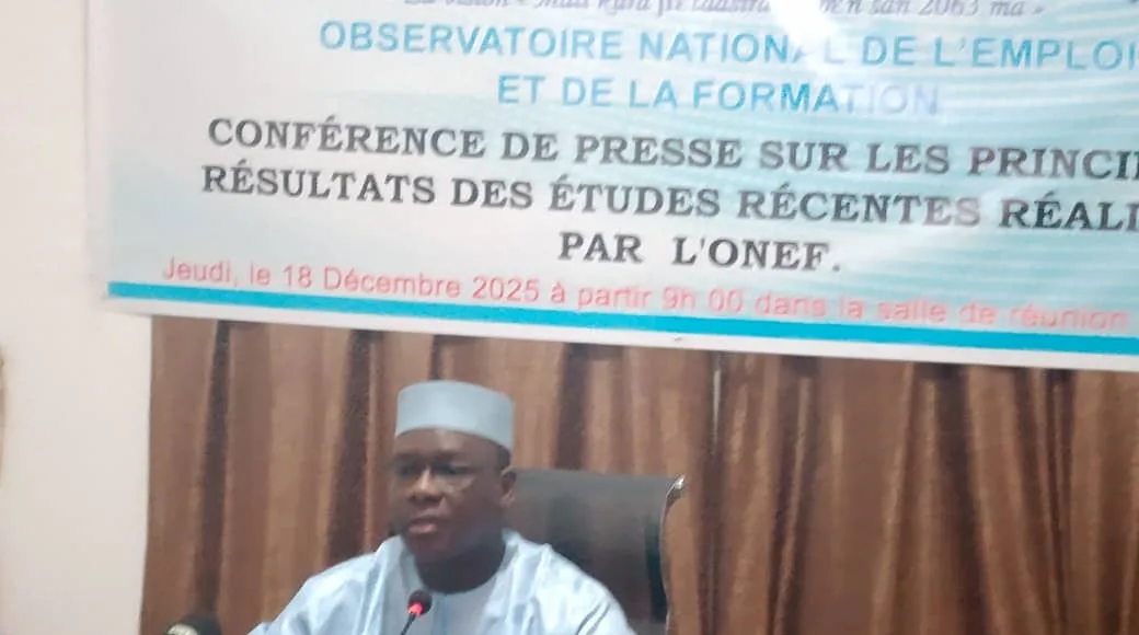 Boubacar Diallo, Directeur général de l’Observatoire national de l’emploi et de la formation, lors de la conférence de presse de présentation du bilan des études réalisées en 2025