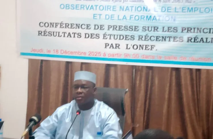 Boubacar Diallo, Directeur général de l’Observatoire national de l’emploi et de la formation, lors de la conférence de presse de présentation du bilan des études réalisées en 2025