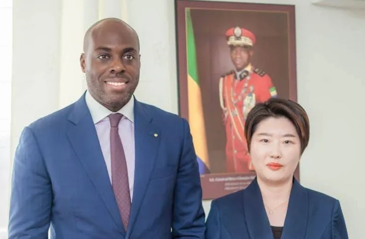 WhatsApp Image 2025-12-29 at 13.44.14 Le ministre de l’Économie numérique et le PDG de Huawei CEMAC scellent un partenariat stratégique.