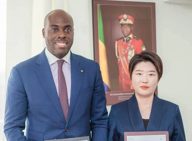 Le ministre de l’Économie numérique et le PDG de Huawei CEMAC scellent un partenariat stratégique.