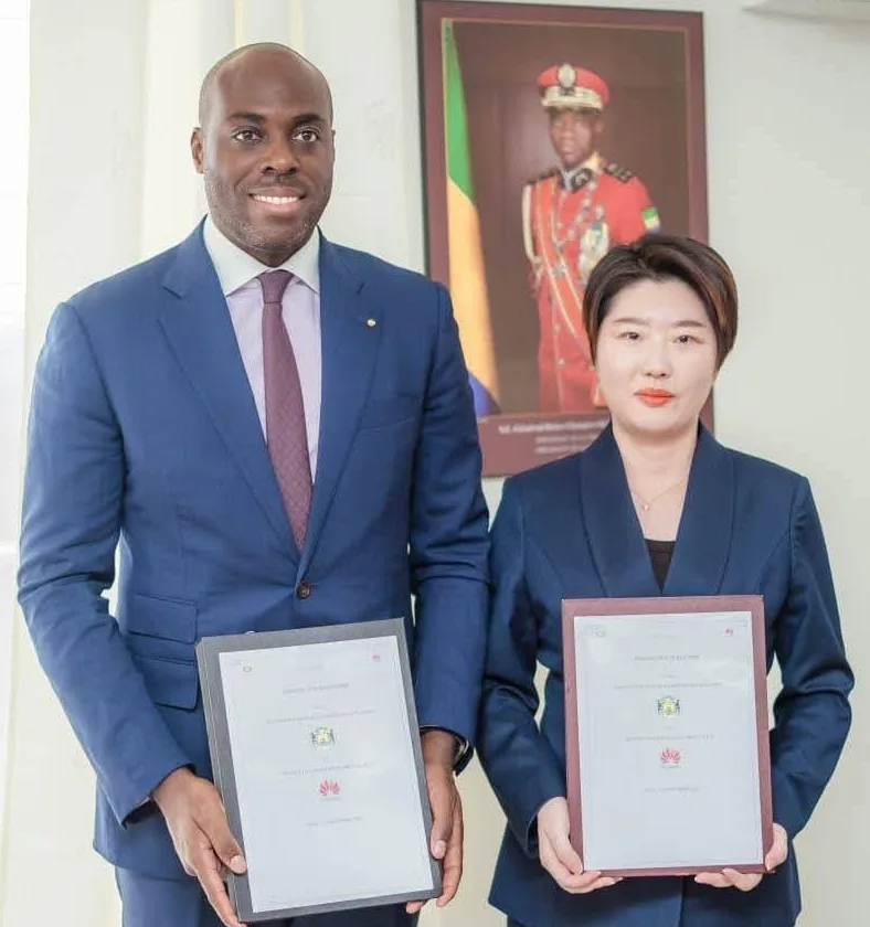 Le ministre de l’Économie numérique et le PDG de Huawei CEMAC scellent un partenariat stratégique.