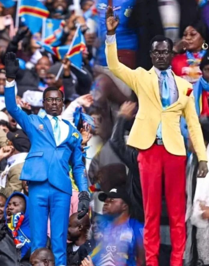 Michel Kuka, imperturbable dans les tribunes de la CAN 2025, incarne les couleurs de la RDC par une performance d’immobilisme devenue virale au Maroc