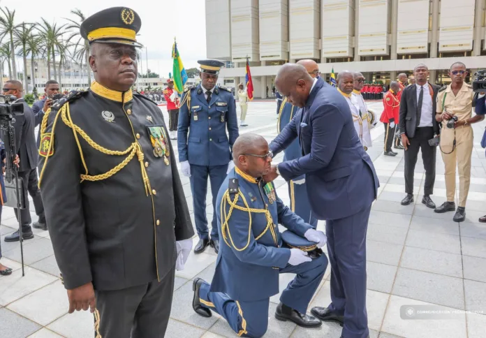 Remise des galons par le président de la République Brice Oligui Nguema.