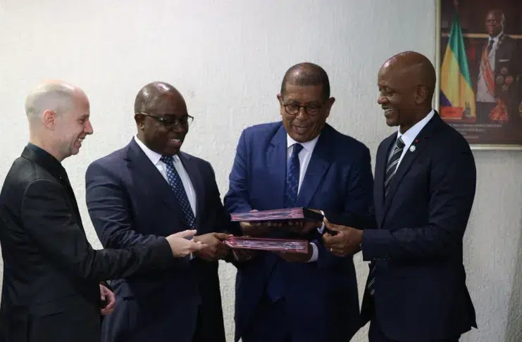 Le ministère des Eaux et Forêts, de l’Environnement, du Climat, chargé du Conflit Homme- Faune vient de franchir une étape significative pour la protection de notre biodiversité en signant deux accords majeurs avec la Setrag, la Comilog et l’ONG Conservation Justice.