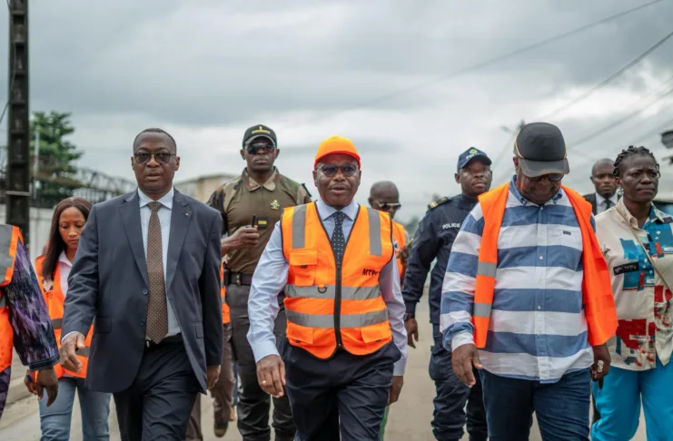 Le ministre Adrien Nguema Mba sur le terrain pour analyser la situation de plus près.