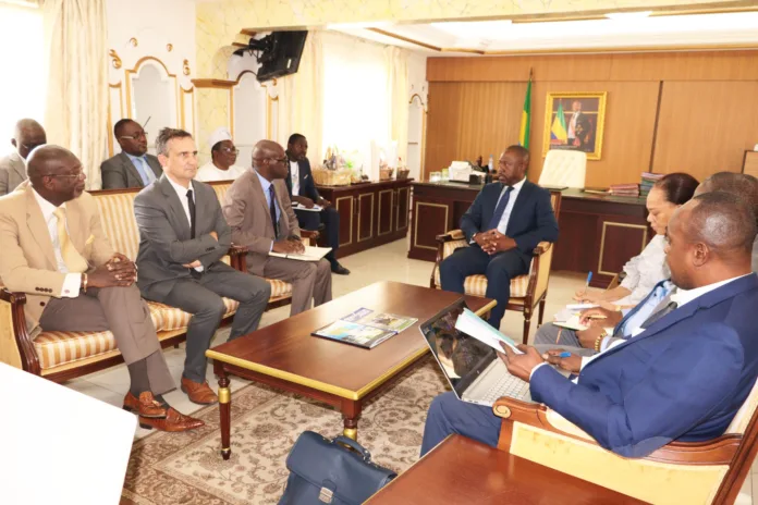 Pacôme Kossy, ministre de l’Agriculture, de l’élevage et du développement rural, a reçu le 23 janvier une délégation conjointe de la BAD et de la FAO.
