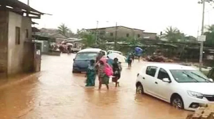 Inondations : Une nouvelle fois la fragilité des infrastructures urbaines notamment des canalisations qui devrait interpeller les autorités.